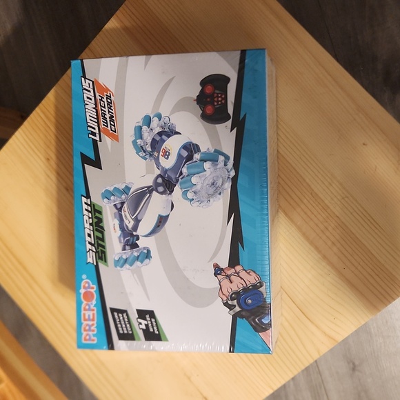 Remote control car - Picture 1 of 7